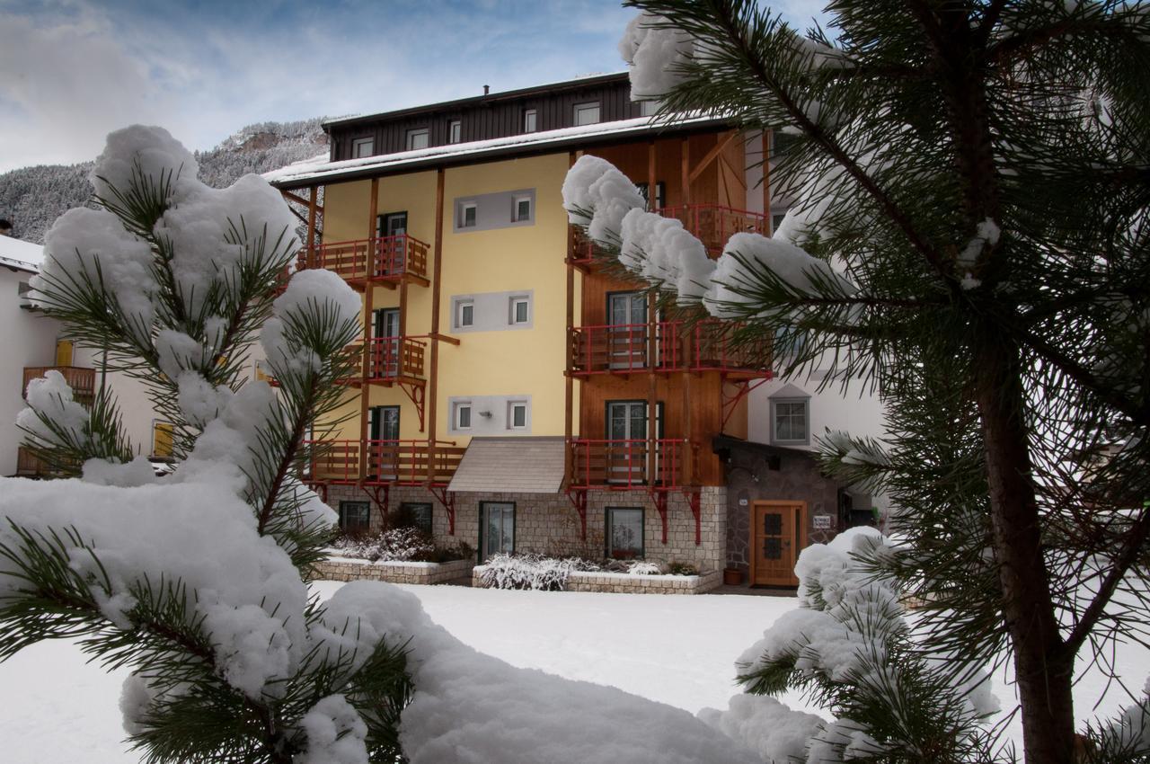 Appartamenti Residence La Roggia Pozza di Fassa Exterior foto