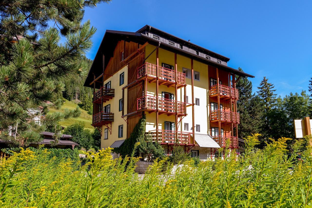 Appartamenti Residence La Roggia Pozza di Fassa Exterior foto