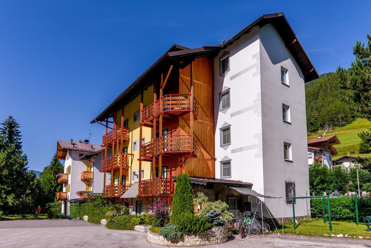Appartamenti Residence La Roggia Pozza di Fassa Exterior foto